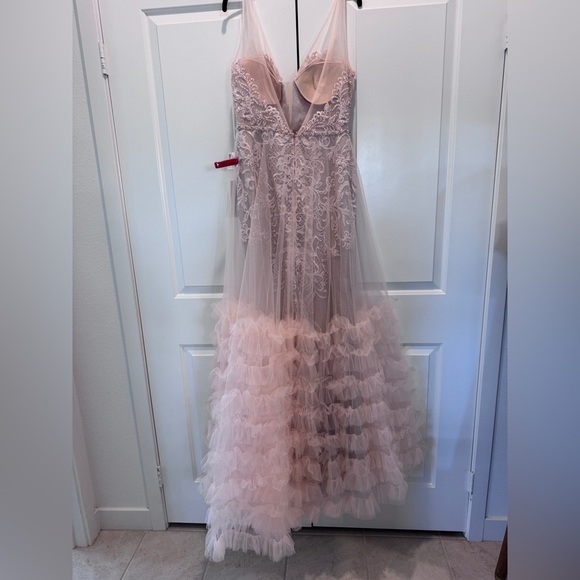 BRAND NEW Mac Duggal- pink size 10 Lace Gown - Picture 6 of 11